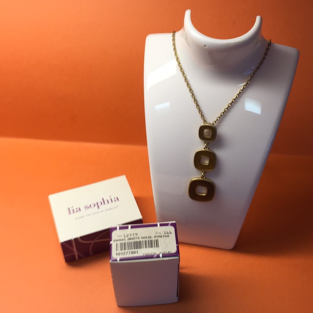 Swivel gold lia Sophia necklace